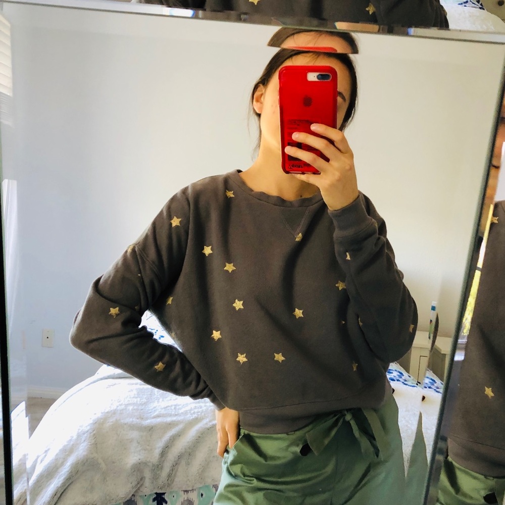 Cropped Star Sweatshirt